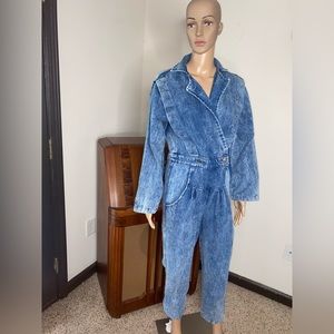 1980s Acid Wash Lightweight Denim Blue Jean Vintage 80s Jumpsuit.